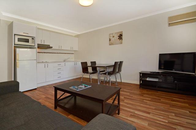 Mandurah Motel And Apartments מראה חיצוני תמונה